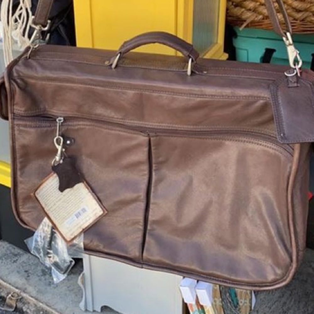 New leather garment bag